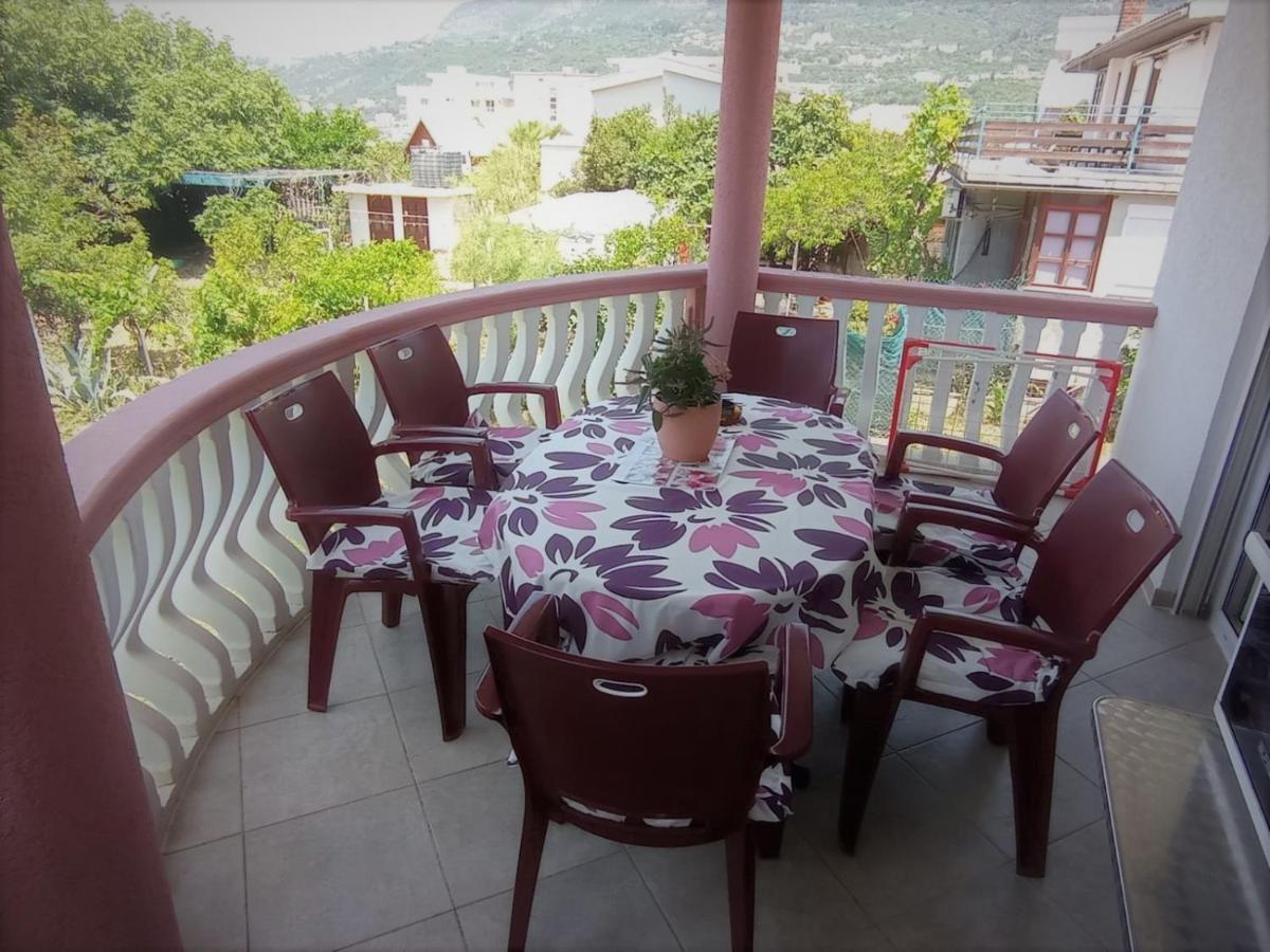 Montenegro Smile Dobra Voda Buitenkant foto
