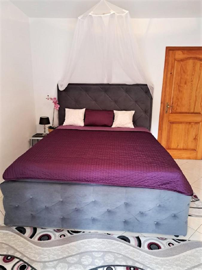 Montenegro Smile Dobra Voda Buitenkant foto